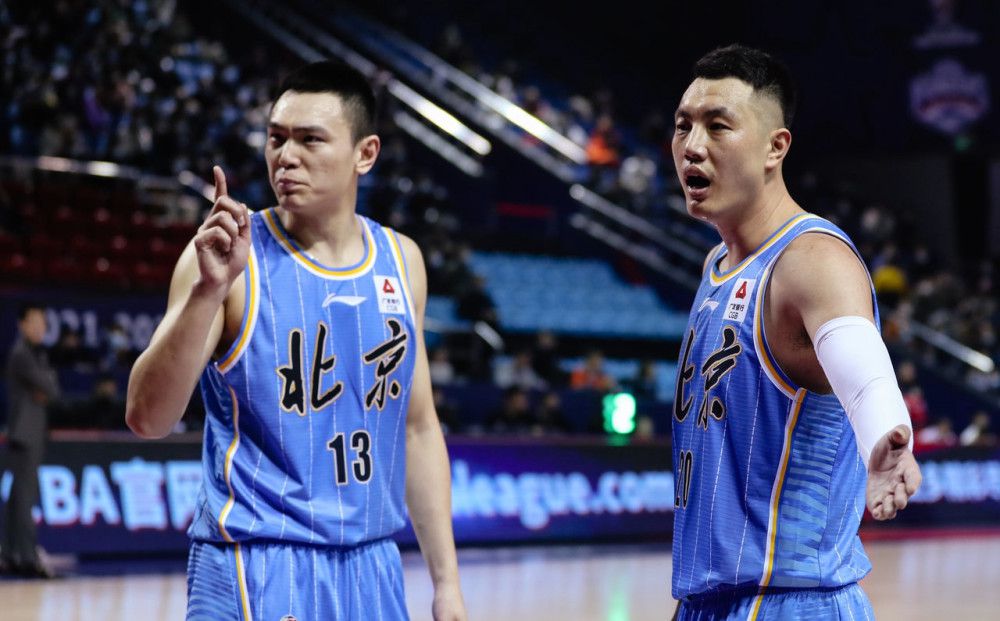 一段黑帮兄弟情谊纠结、仇视斗争的故事。 两个旧日好友崇高高贵与直仁，由于个性悬殊和野心差 距，而渐有磨擦，终至在火并中破裂。现在，两人成 了交恶的帮派敌手，旧日的好兄弟们虽力劝他们放下 冤仇，但仍禁止不了两人毕竟要决战的宿命。而这一 段江湖故事，皆在记者周语的镜头与笔下，留下了传说般的篇章。